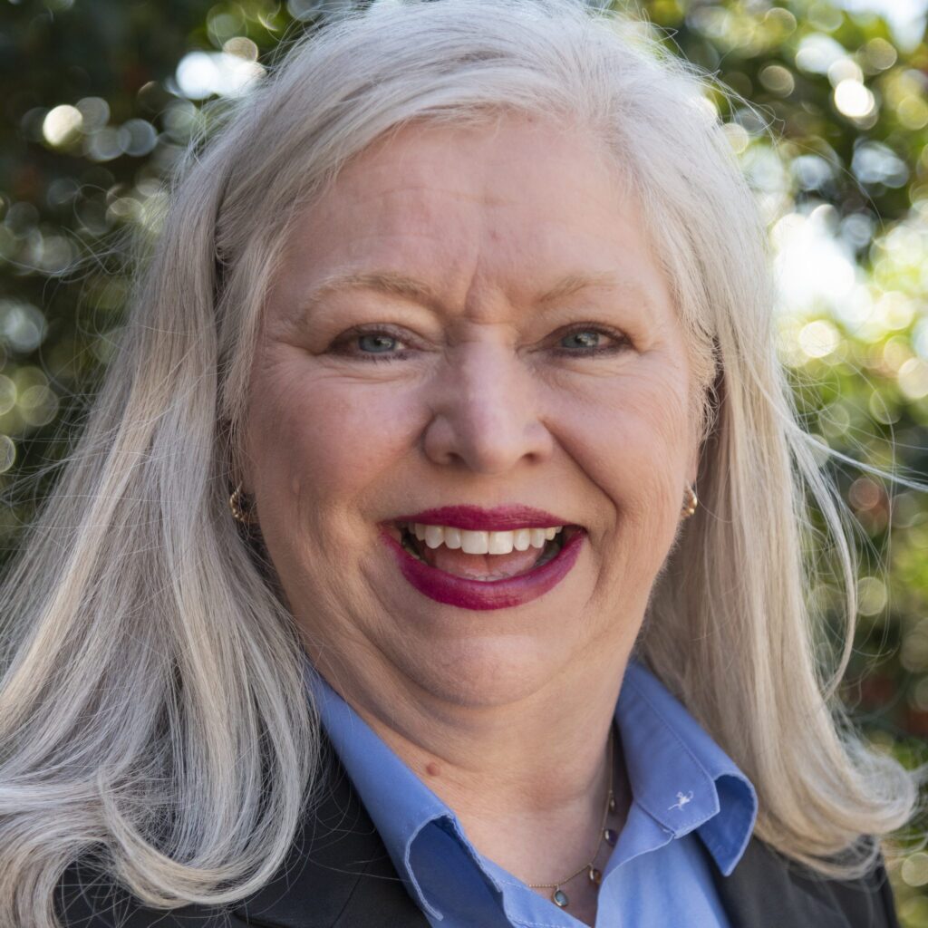 Lynn Hogan Photo